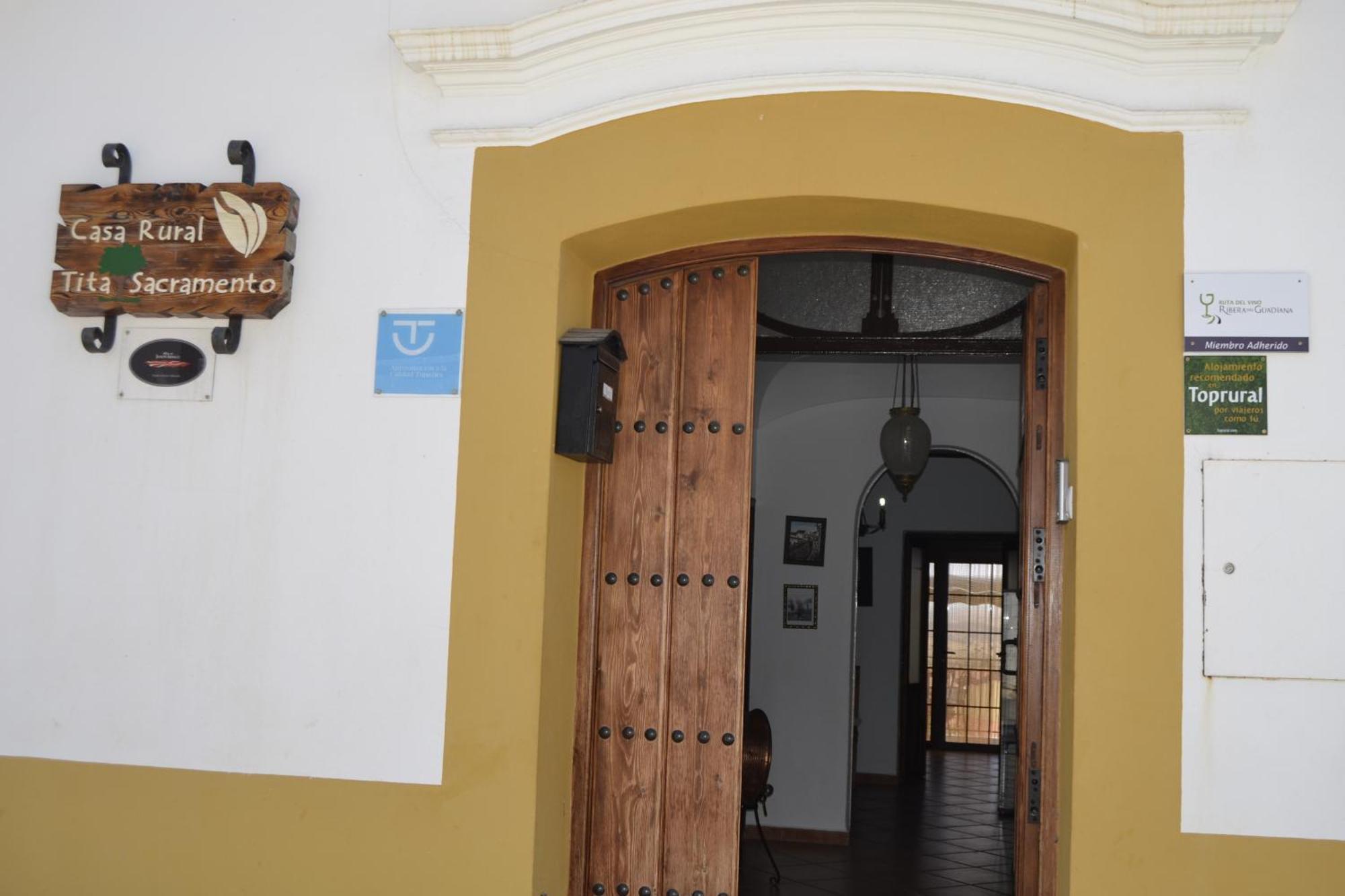 Casa Rural Tita Sacramento Hornachos ภายนอก รูปภาพ